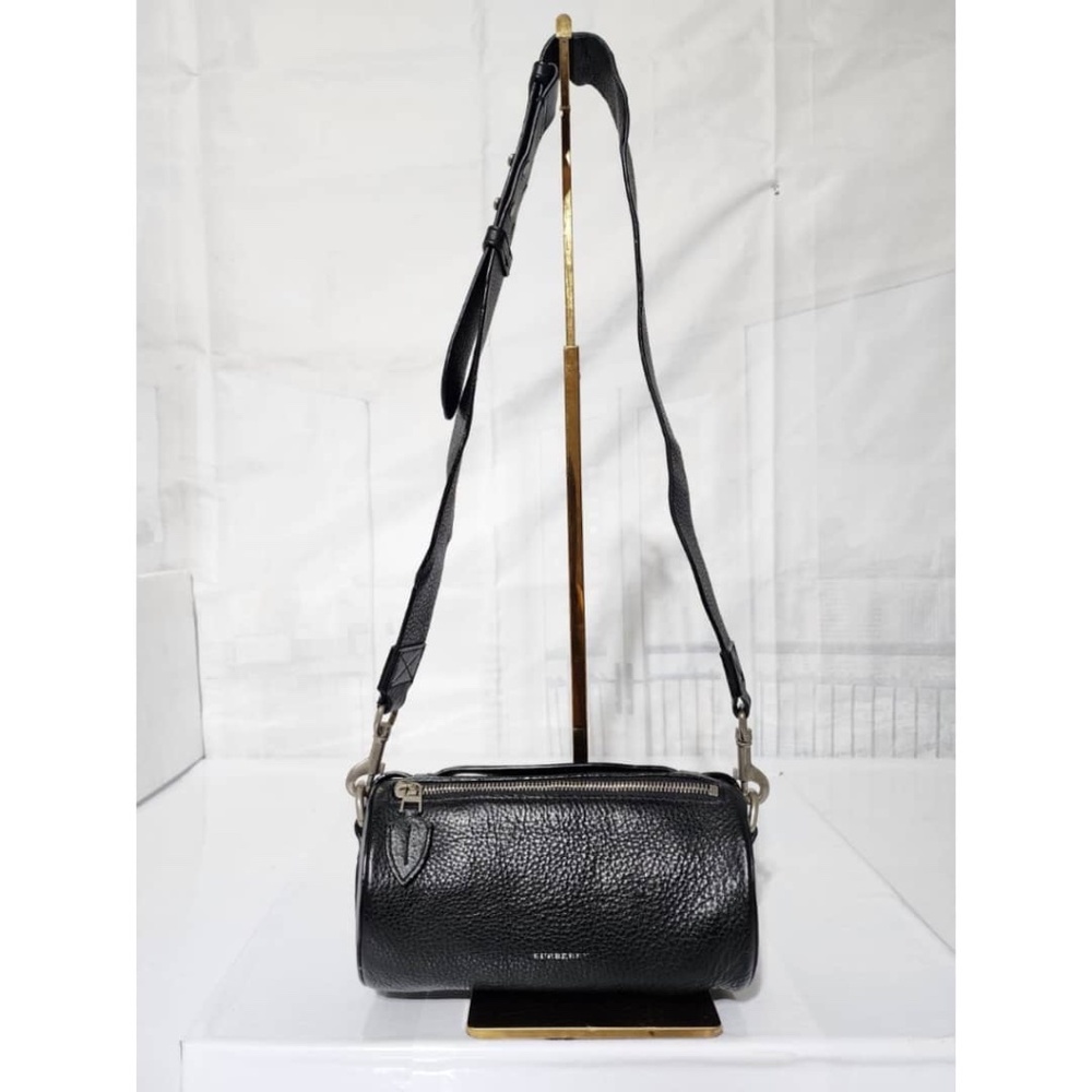 Authentic BURBERRY Calfskin The Barrel Bag Black